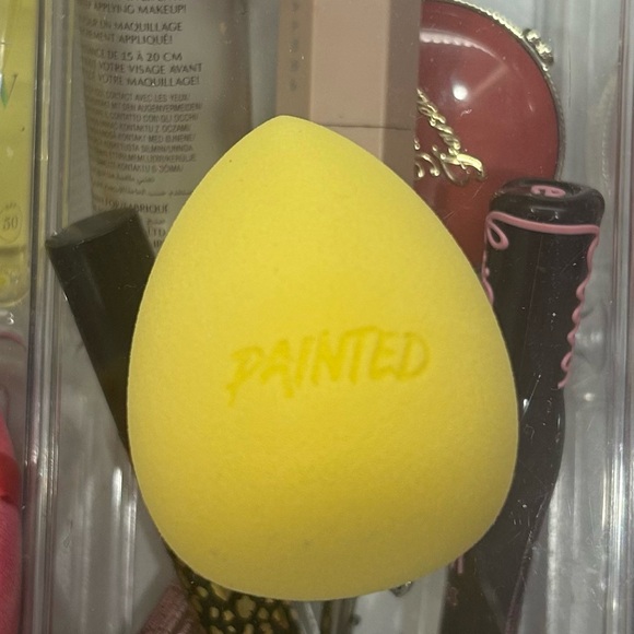 Painted sponge - Picture 3 of 3